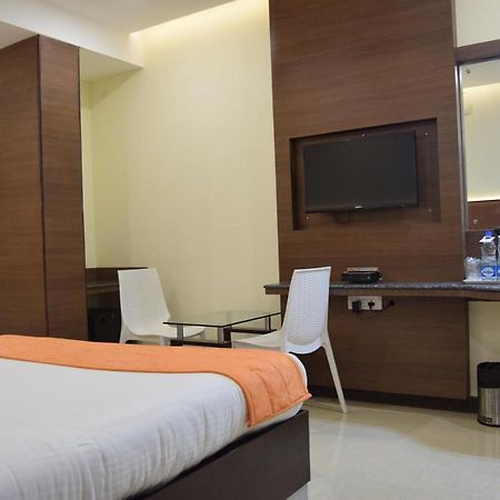 Thiviyam Airport Hotel Chennai Eksteriør billede