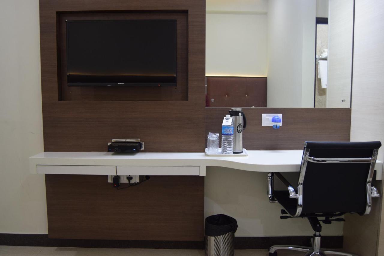 Thiviyam Airport Hotel Chennai Eksteriør billede