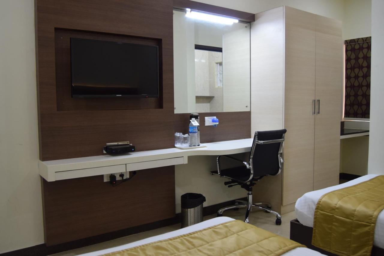 Thiviyam Airport Hotel Chennai Eksteriør billede